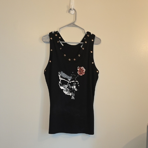 **4/$20 TEES**Black Sleeveless Top with Skull And Rose Design Biker Chick LOT K - Picture 1 of 6